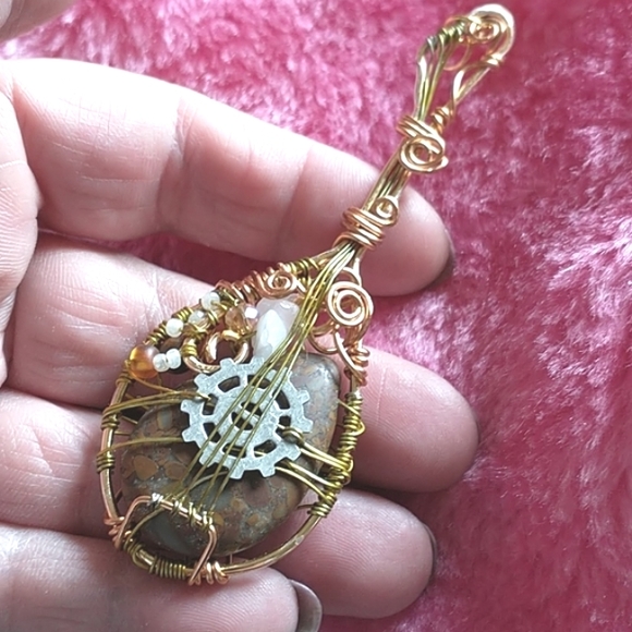 NWT Handcrafted Wire Wrapped Jasper Stone Guitar ๐ธ Mandolin - Picture 4 of 4